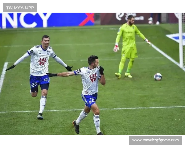 斯特拉斯堡主场迎战巴黎圣日耳曼,坚盾迎击利矛